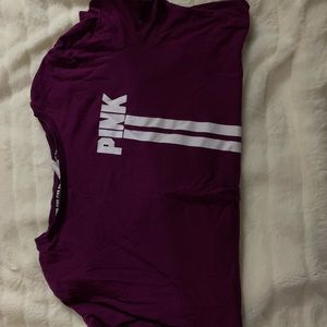 pink tshirt